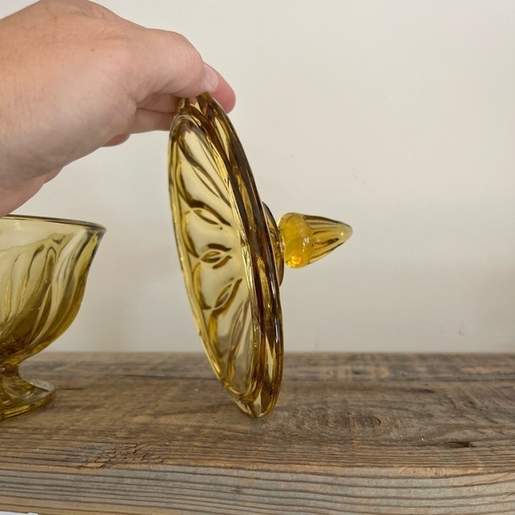 Vintage Amber Honey covered candy dish - Picture 4 of 10